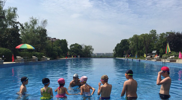 保利国际健身中心恒温游泳馆