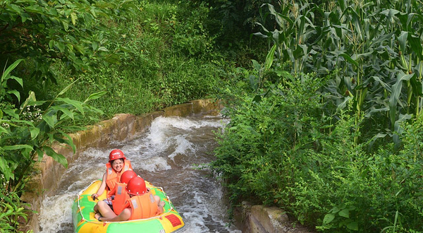 飞龙峡都市休闲生态旅游区