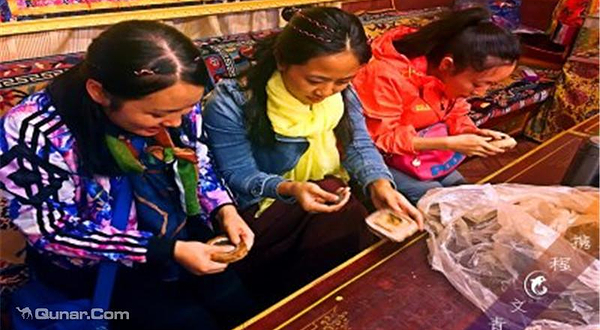 维巴村藏式民俗乡