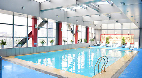 建业森林半岛恒温游泳馆