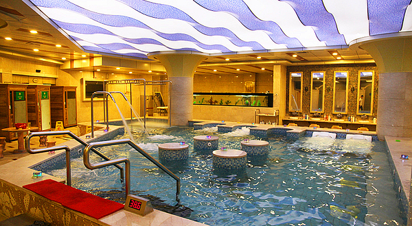 乐福泉水疗假日酒店