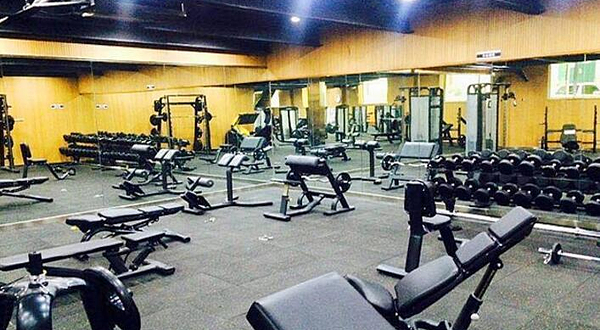 菲杰斯游泳健身俱乐部