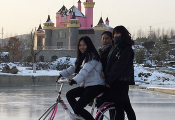 平泉欢乐谷冰雪灯会嘉年华第 16 张图片