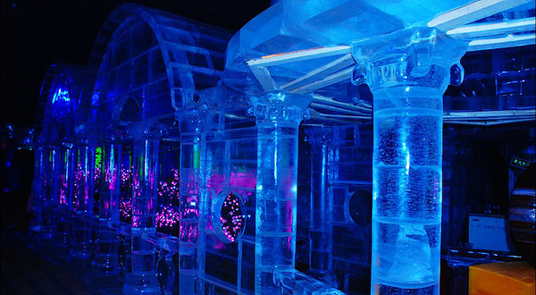郑州首届冰雕花灯嘉年华