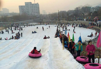龙泉湖滑雪场第 1 张图片