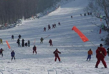 玉泉玉峰滑雪场第 2 张图片