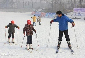 齐陵蓝溪国际滑雪场第 3 张图片