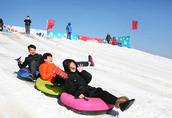 平泉欢乐谷冰雪灯会嘉年华第 12 张图片