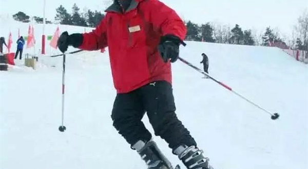 泾川天池四季国际滑雪场