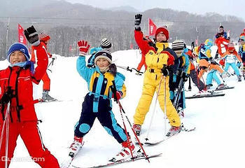 神湖四季滑雪场第 3 张图片