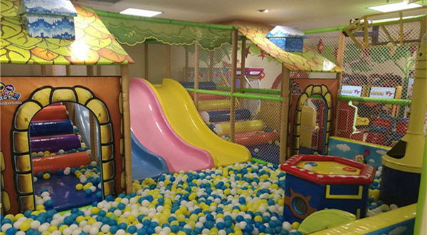 长江路店萌宝儿童乐园
