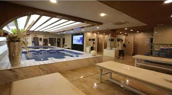 成都海兰云天。水娱空间