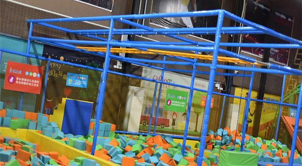 蹦吧啦蹦床公园