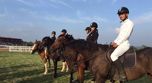 锦州凤凰山御源瑞嘉马术俱乐部