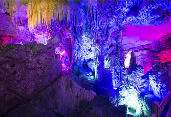 河池珍珠岩风景区第 9 张图片