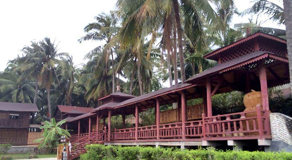 椰田黎苗风情村