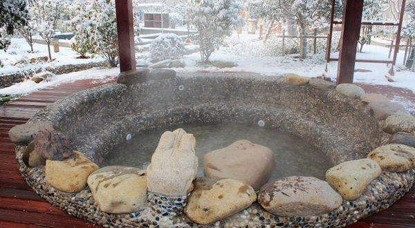 龙山温泉度假中心