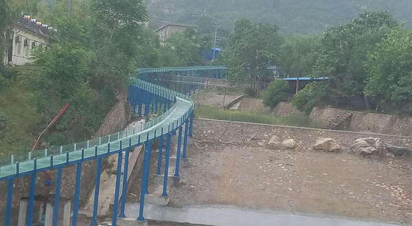 水峪口神潭大峡谷高空玻璃滑漂