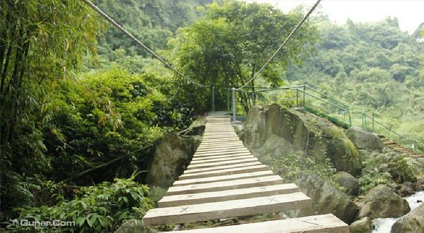 陡溪谷溯溪探险