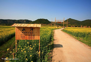 三坑油菜花稻草人乡村主题公园第 1 张图片