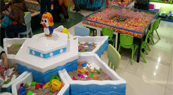 悠游堂冰雪主题儿童亲子乐园