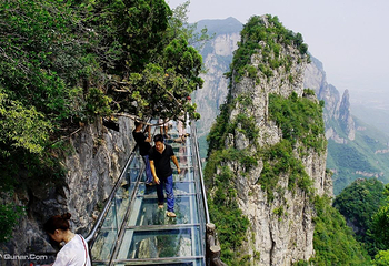 云台山高空玻璃栈道第 3 张图片