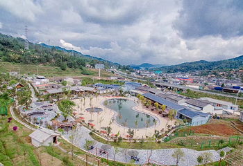 腾冲洞山温泉村第 12 张图片