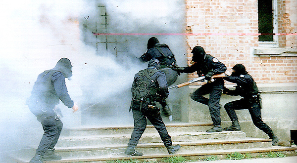 利剑户外运动真人CS体验馆