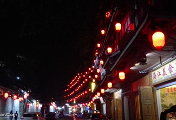 月亮街第 1 张图片