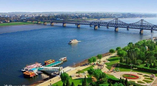 鸭绿江天逸游船码头