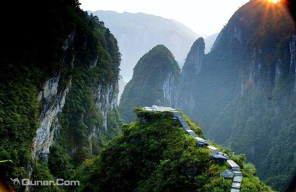 【网络品质线路】德夯苗寨 天问台 矮寨大桥一日游(凤凰出发)【儿童