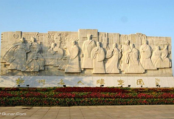 名人雕塑园第 3 张图片