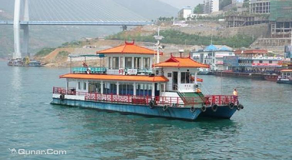 同饮一江水国际游船