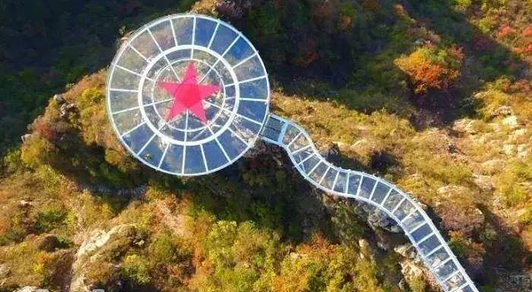 巨龙玻璃观景台