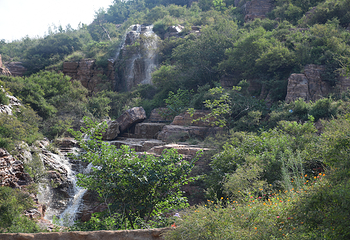 万安山旅游度假区七彩大峡谷第 39 张图片