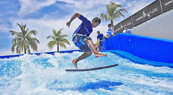 新加坡圣淘沙冲浪区Wave House Sentosa