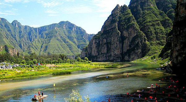 聚龙湾高山滑水漂流