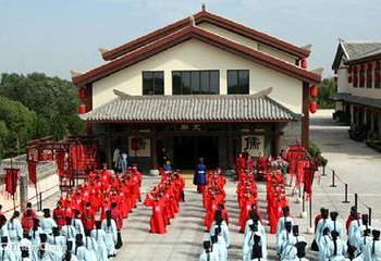 闾里古镇孙敬学堂第 1 张图片