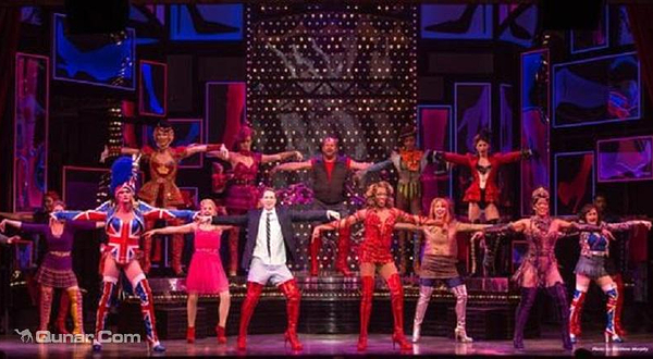 百老汇音乐剧《摇滚校园》