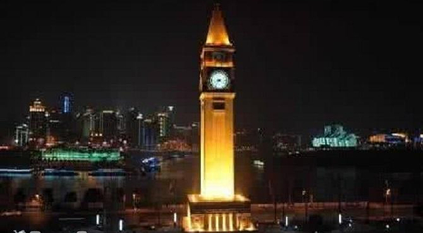 南滨路钟楼广场