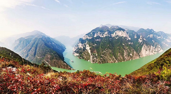 三峡云巅神女天路景区
