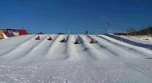 鴜鹭湖红叶岭冰雪乐园
