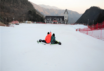 龙降坪国际滑雪场第 4 张图片