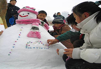 大连胜利广场雪人王国戏雪乐园第 3 张图片