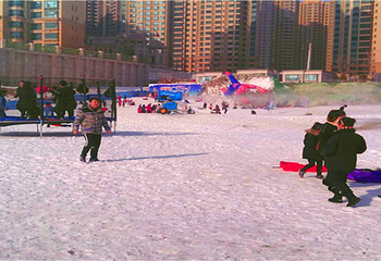 恒大绿洲缤纷滑雪场第 2 张图片