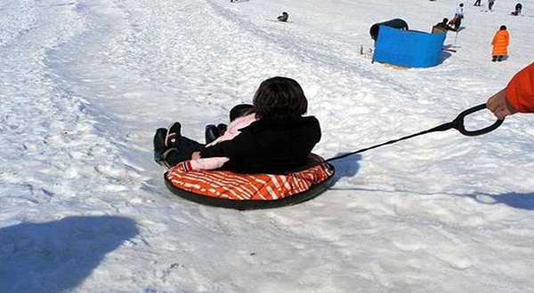 大连胜利广场雪人王国戏雪乐园