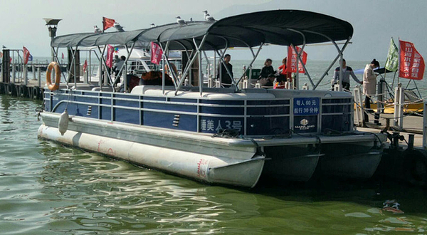 滇池睡美人三号大游船