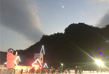 龙降坪国际滑雪场第 8 张图片