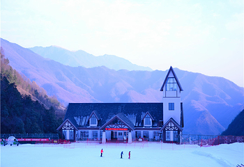 龙降坪国际滑雪场第 25 张图片