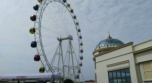 百联奥特莱斯摩天轮